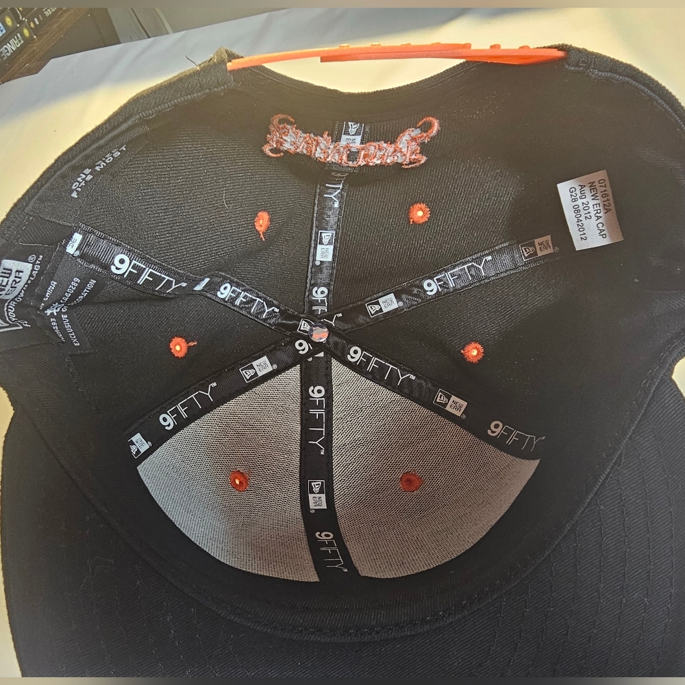 NWOT New Era Black and Orange Emmure Metalcore Snapback NOS - Picture 7 of 9